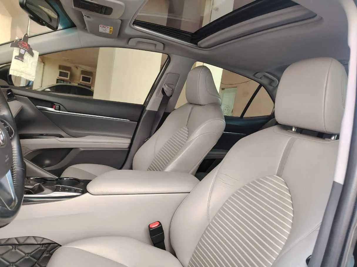 Car image 15