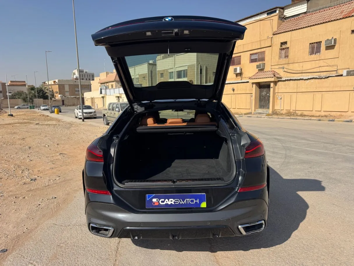 Car image 20