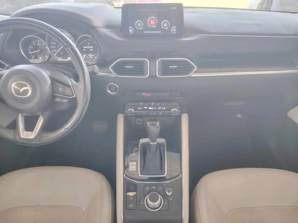 Car image 27