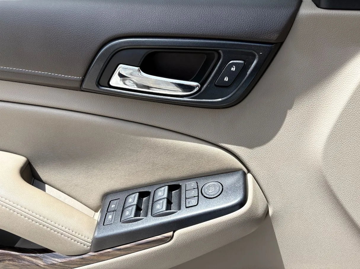 Car image 27