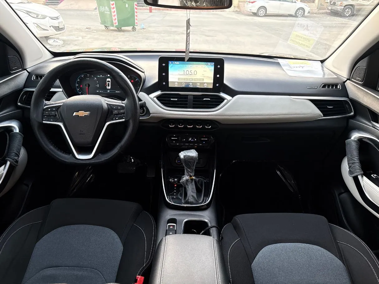 Car image 18