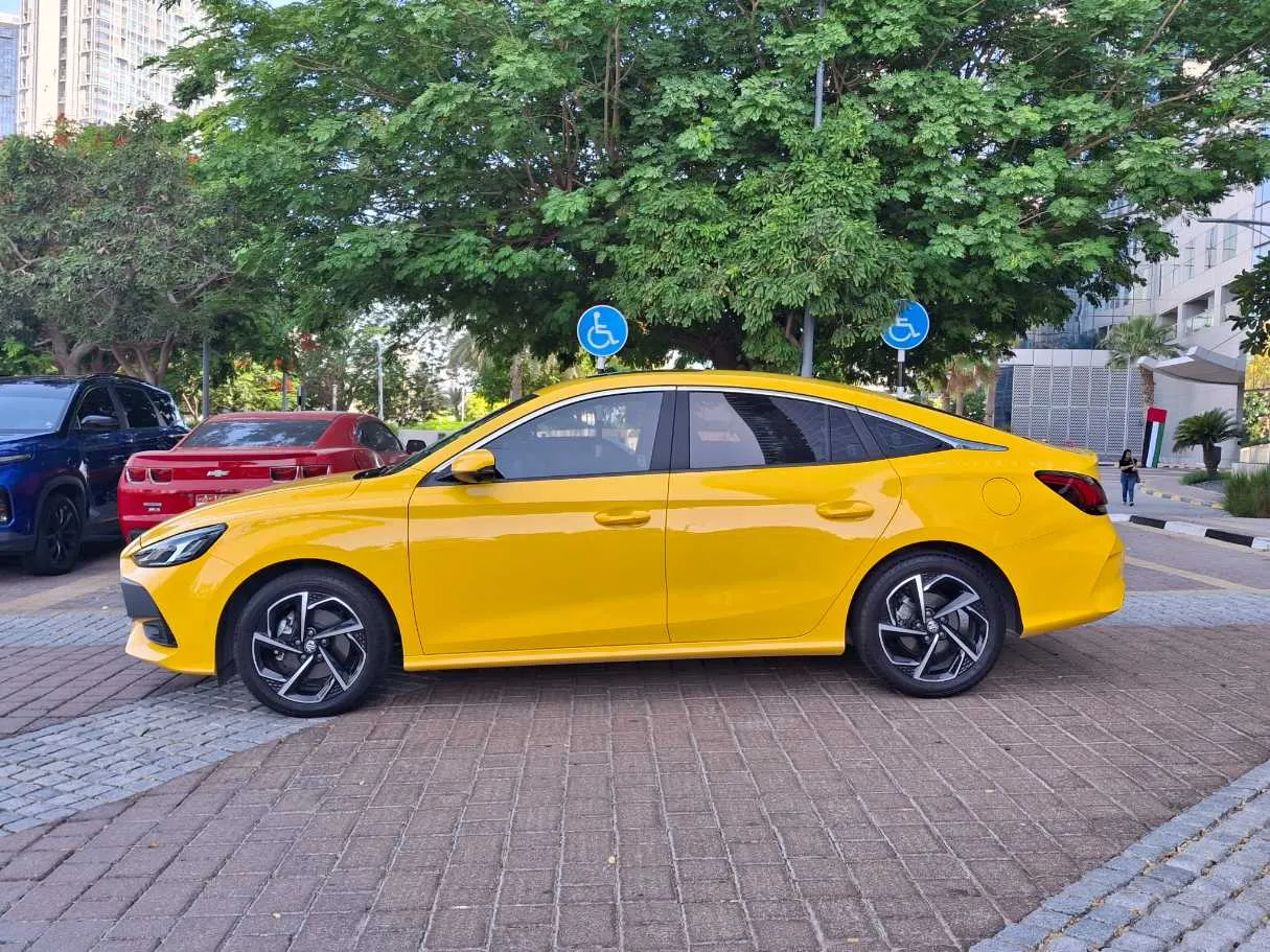Car image 8