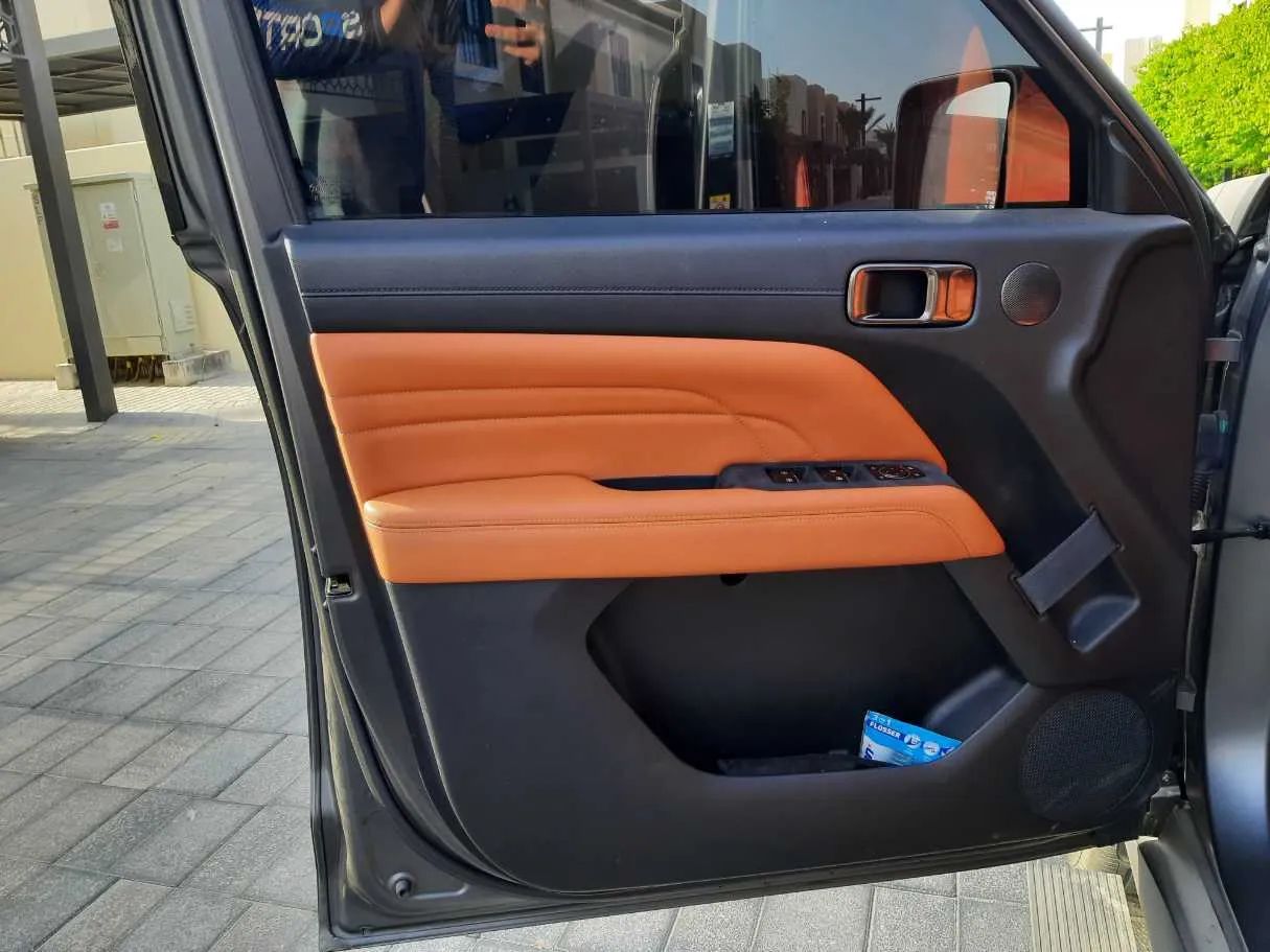 Car image 10
