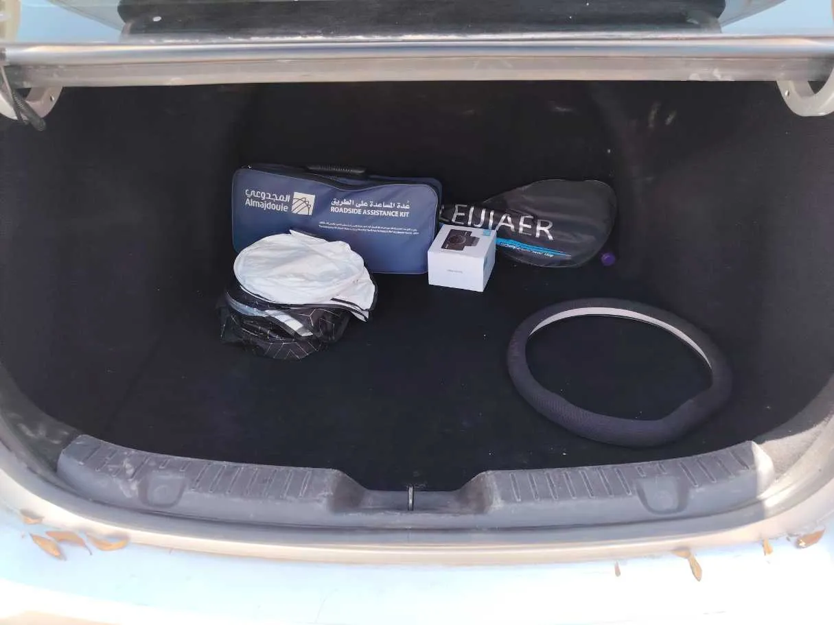 Car image 25