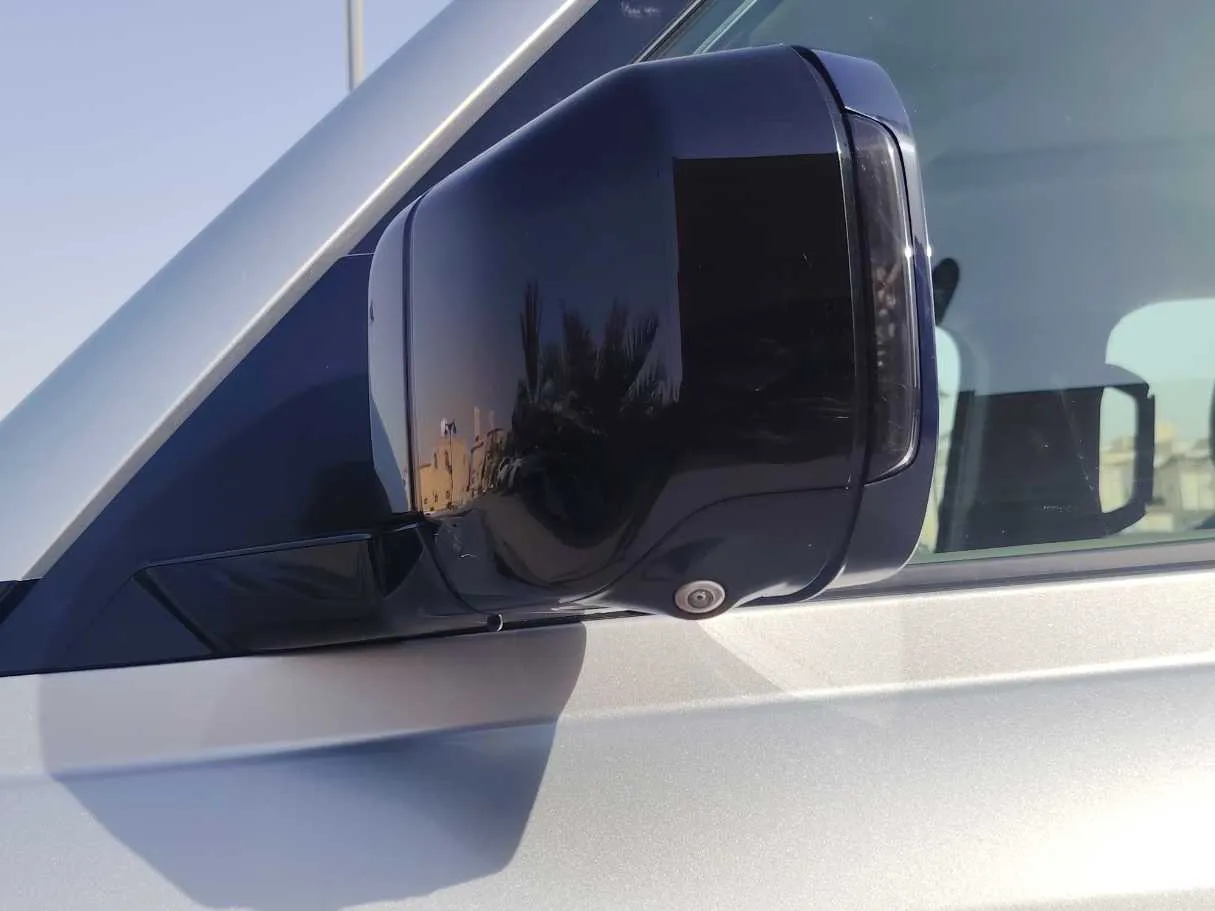 Car image 25