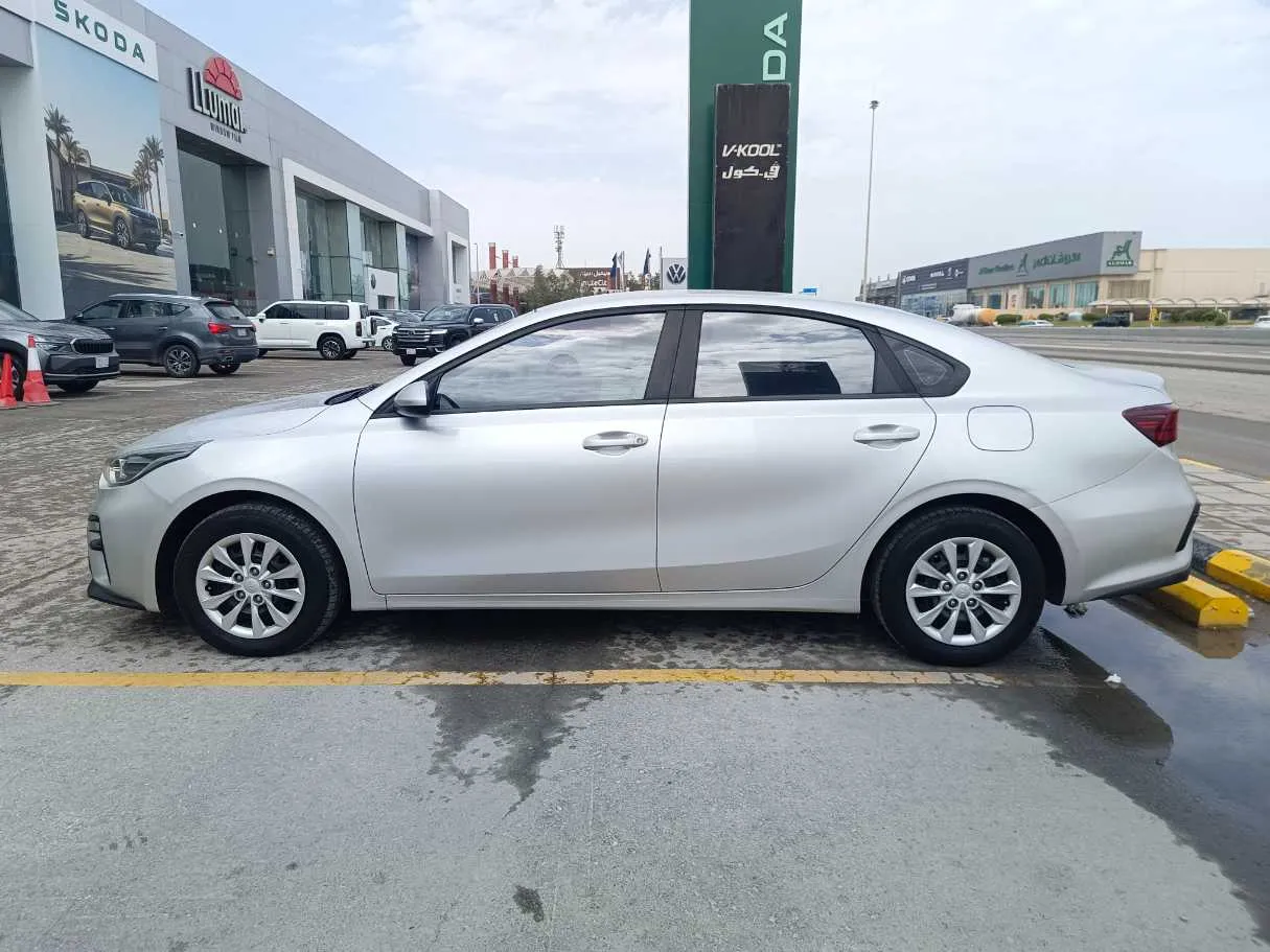 Car image 8