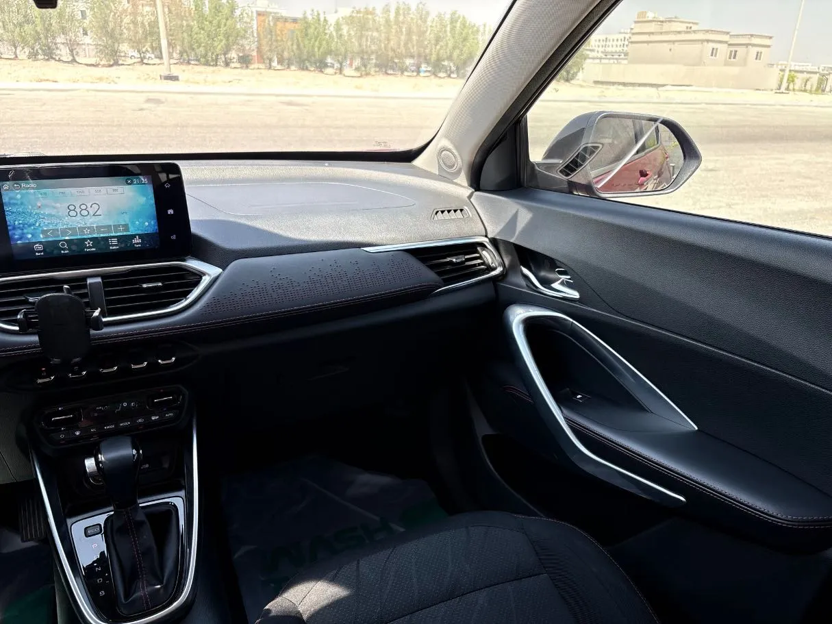Car image 20