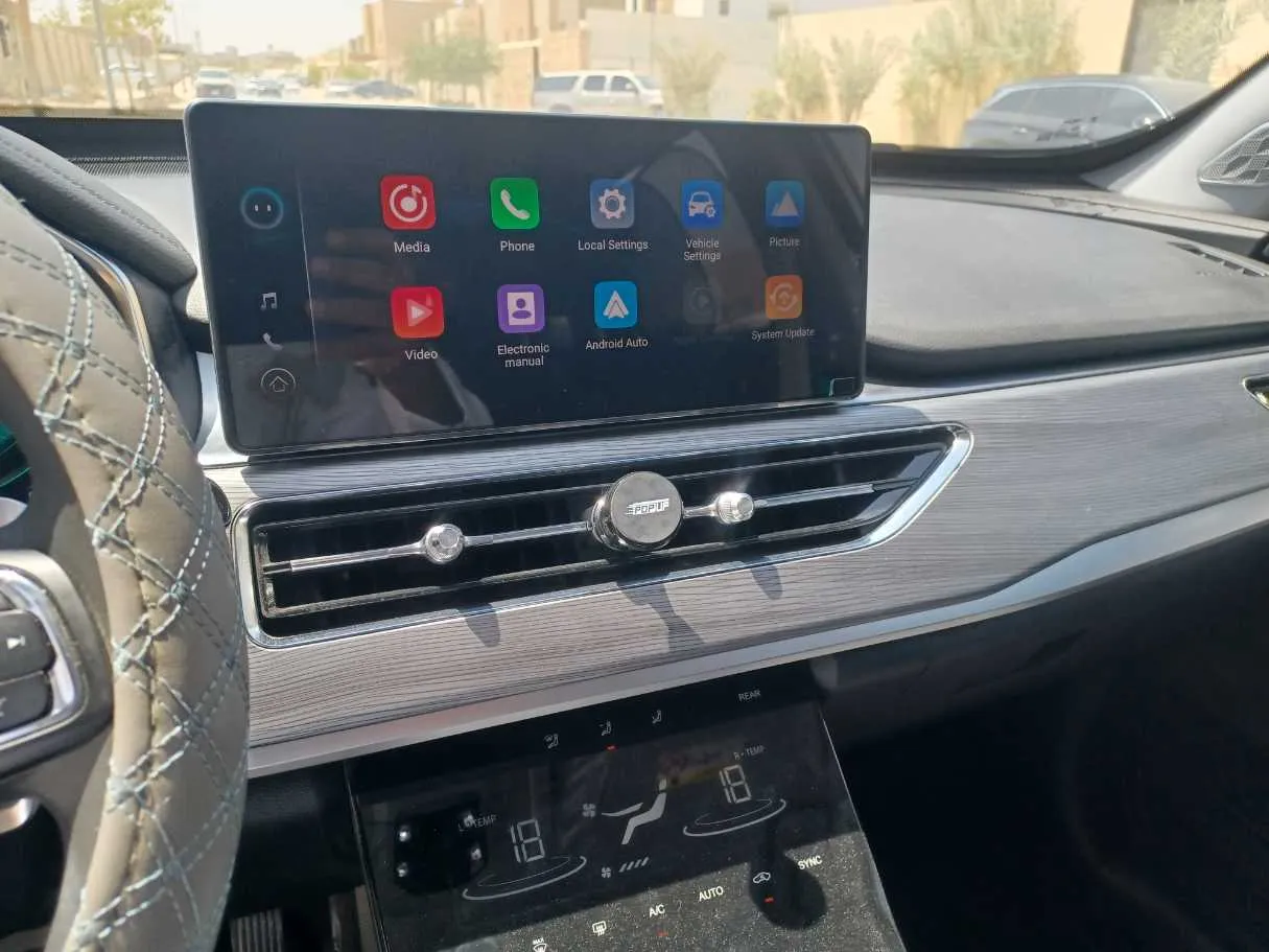 Car image 18