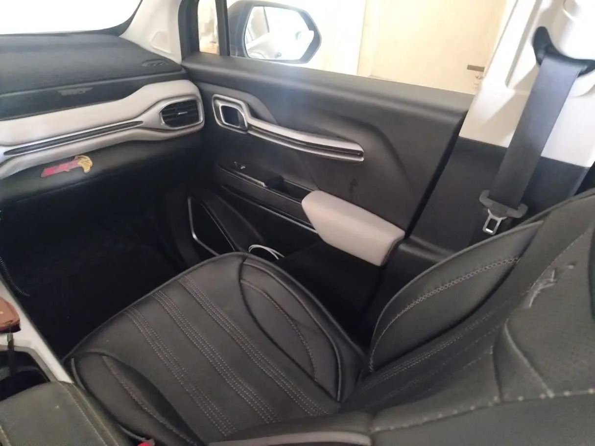 Car image 41