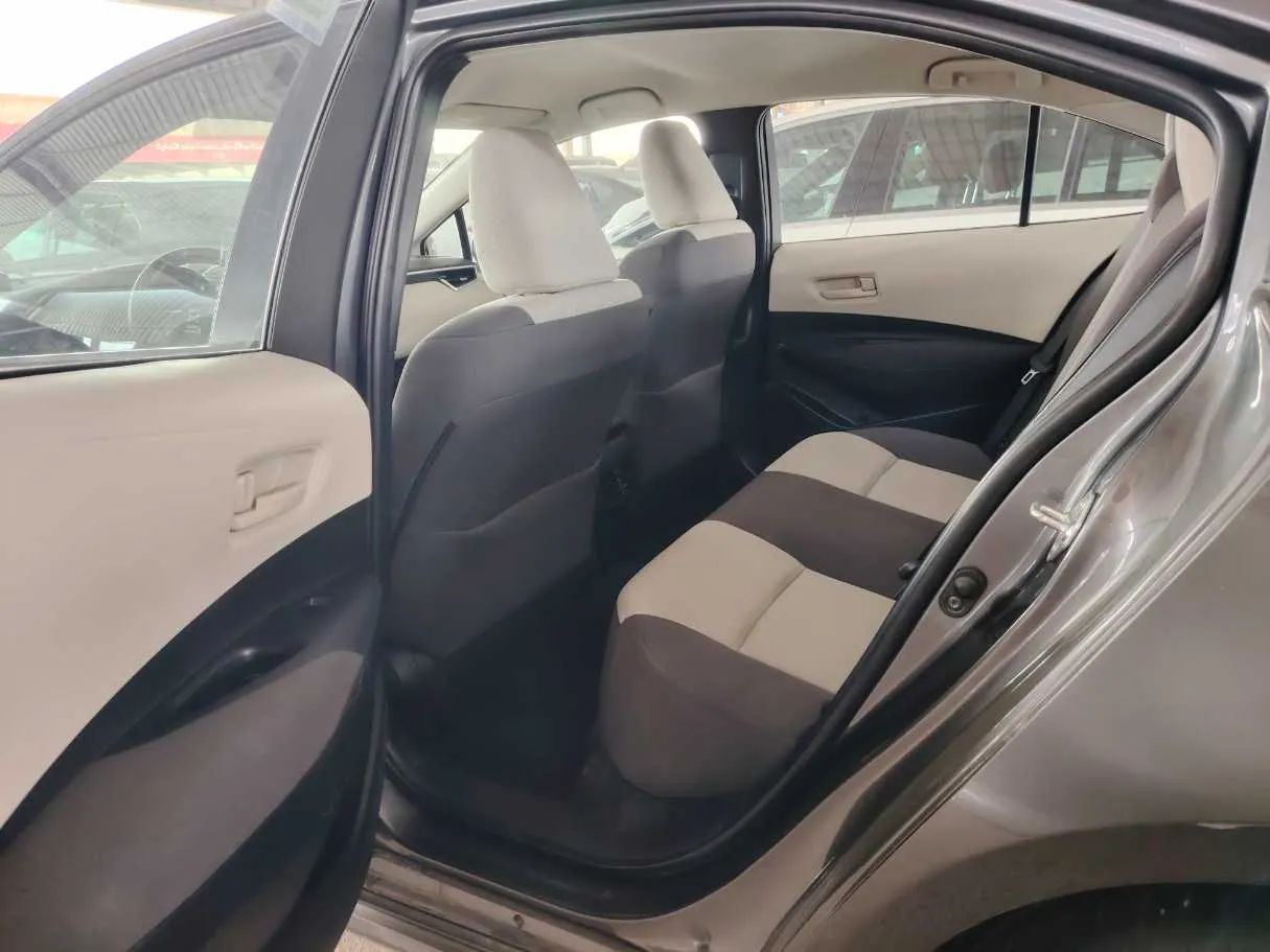 Car image 17