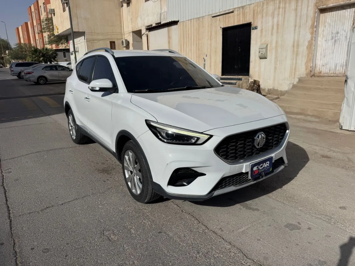 Car image 3
