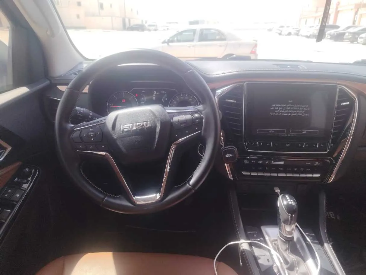 Car image 19
