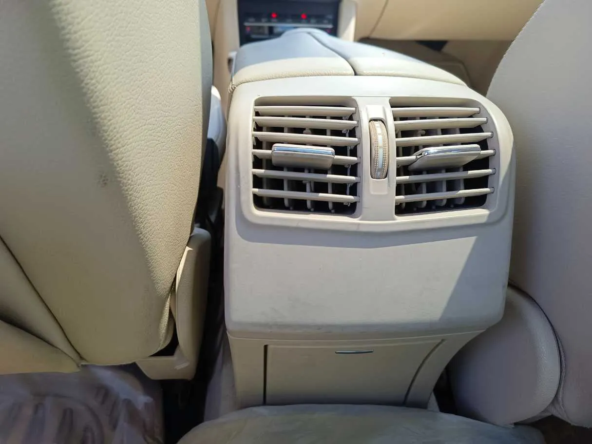 Car image 33