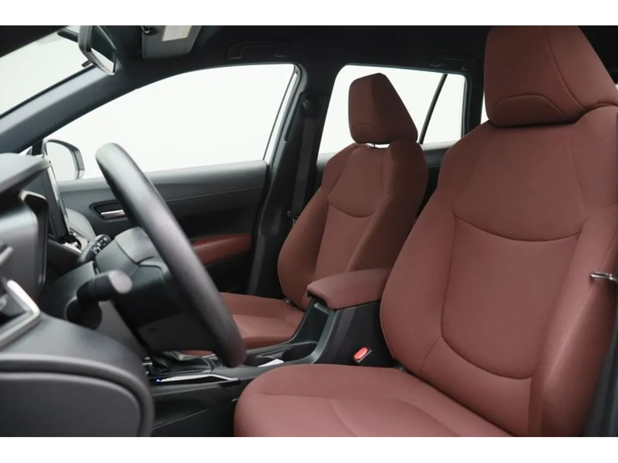 Car image 8