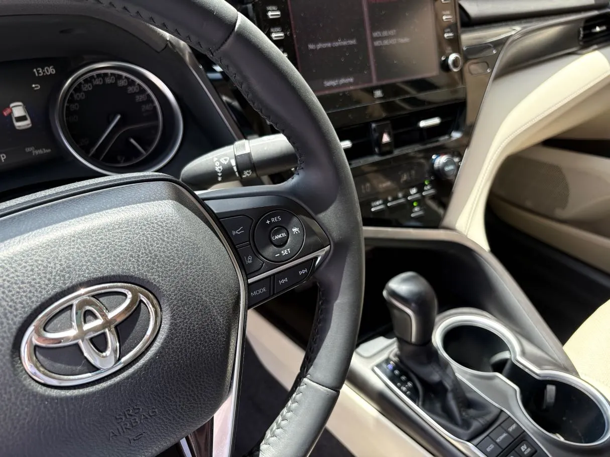 Car image 27