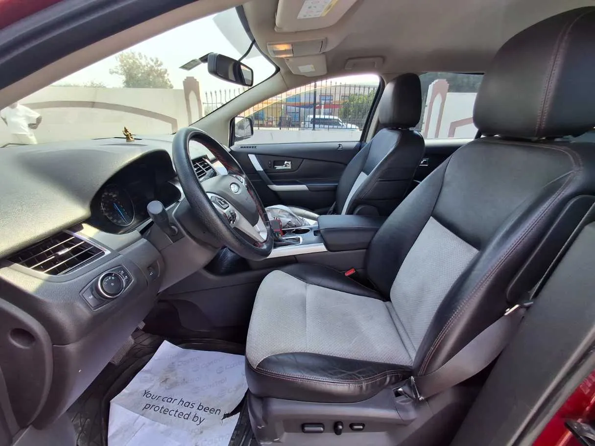 Car image 12