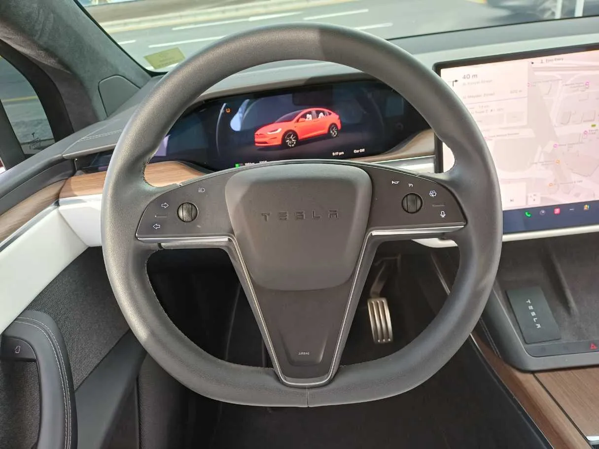 Car image 19