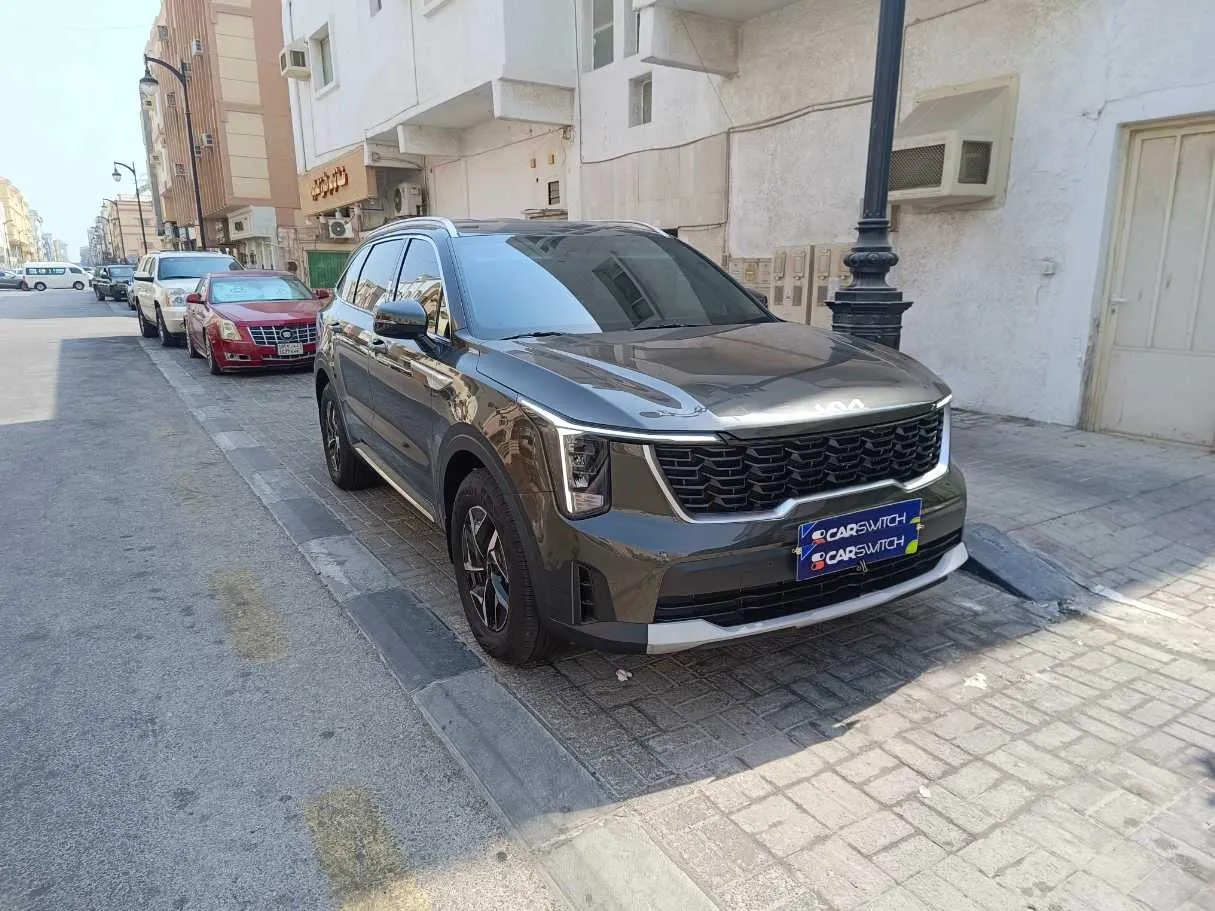 Car image 3