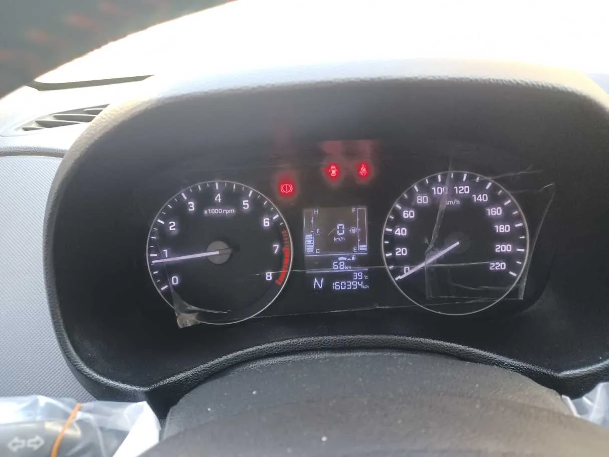 Car image 16
