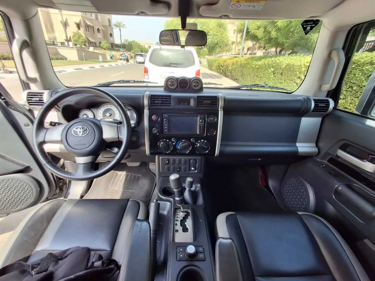 Car image 14