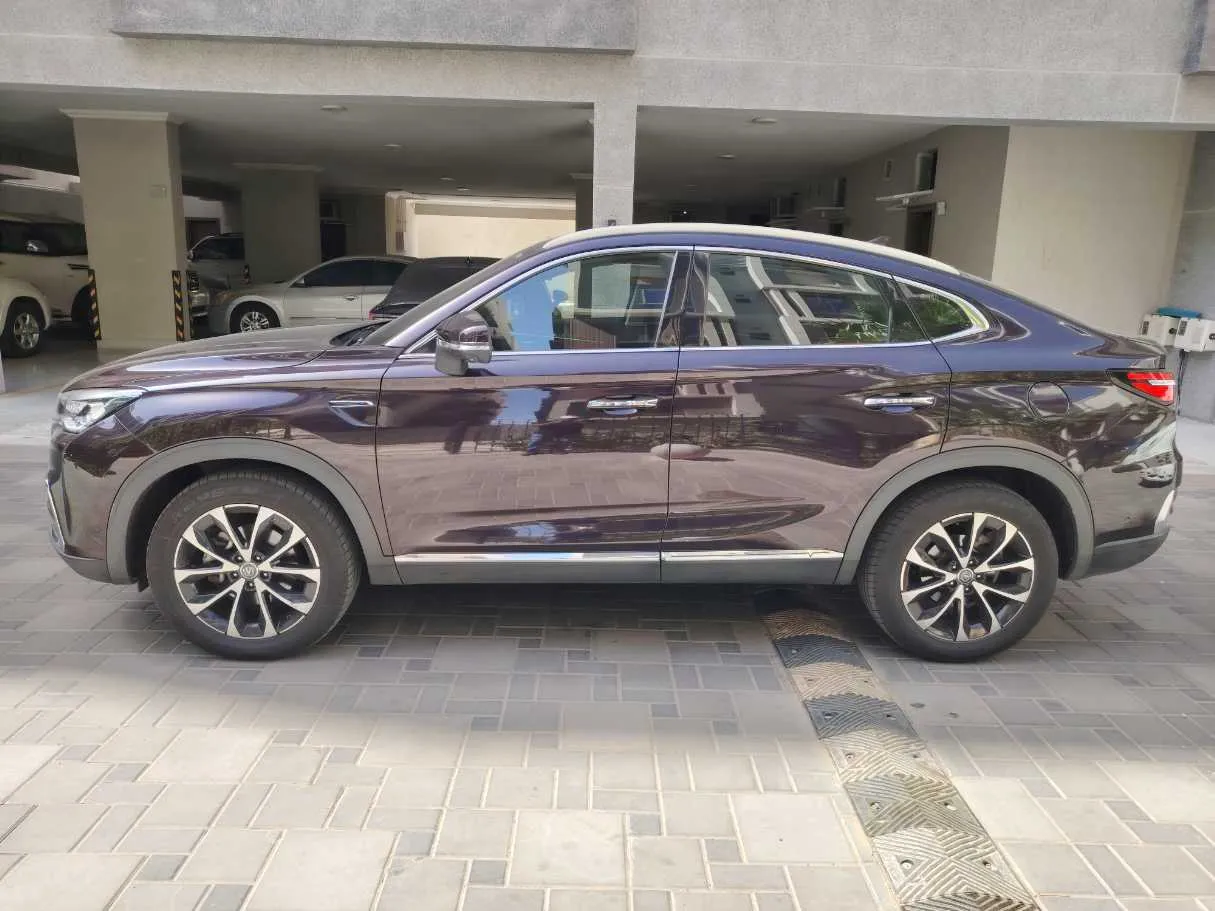 Car image 8