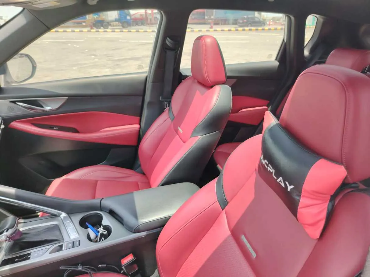 Car image 13