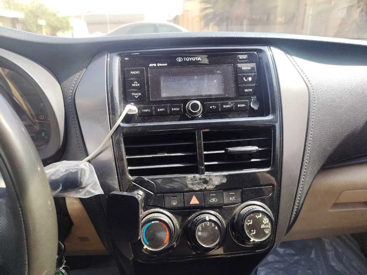 Car image 21