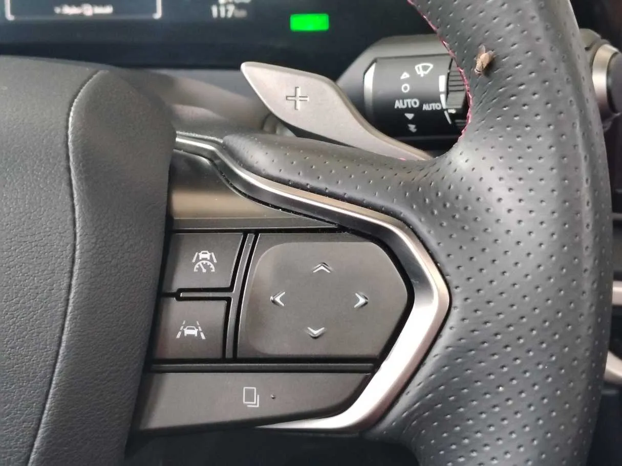 Car image 32