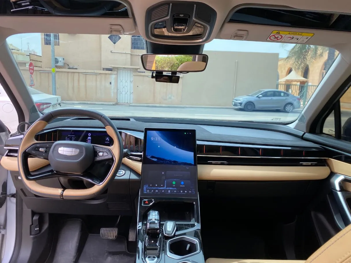 Car image 15
