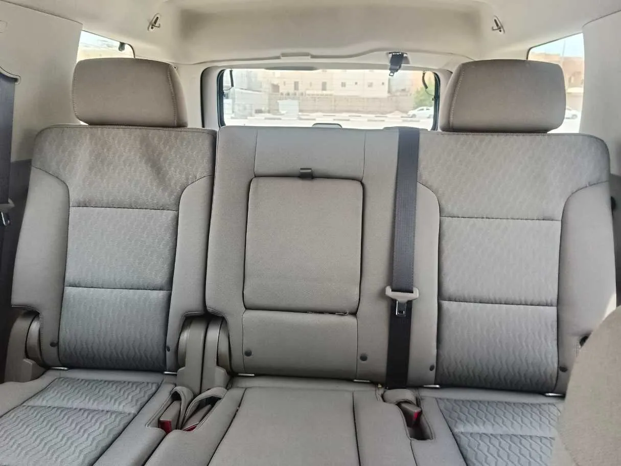 Car image 19
