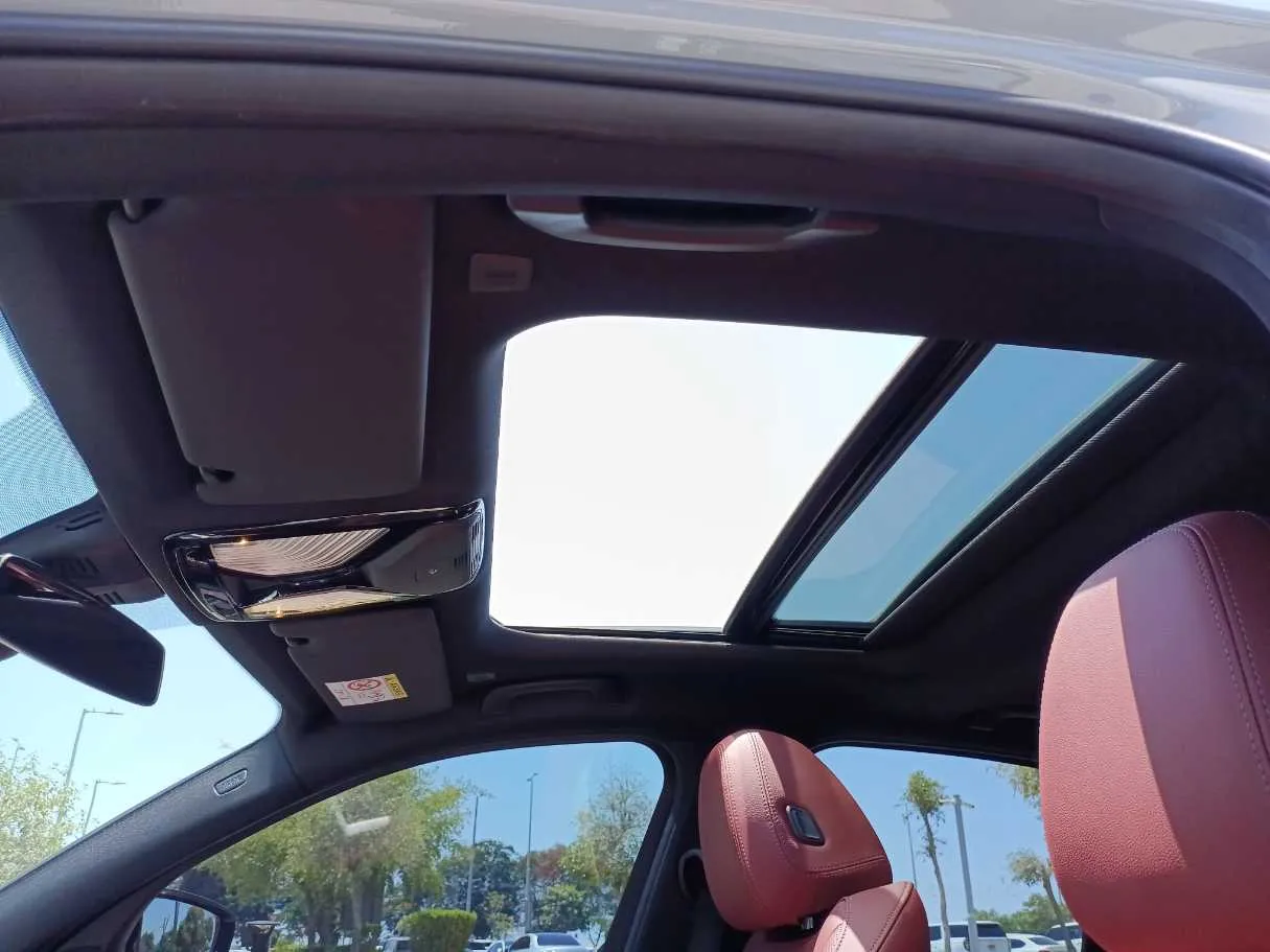 Car image 22