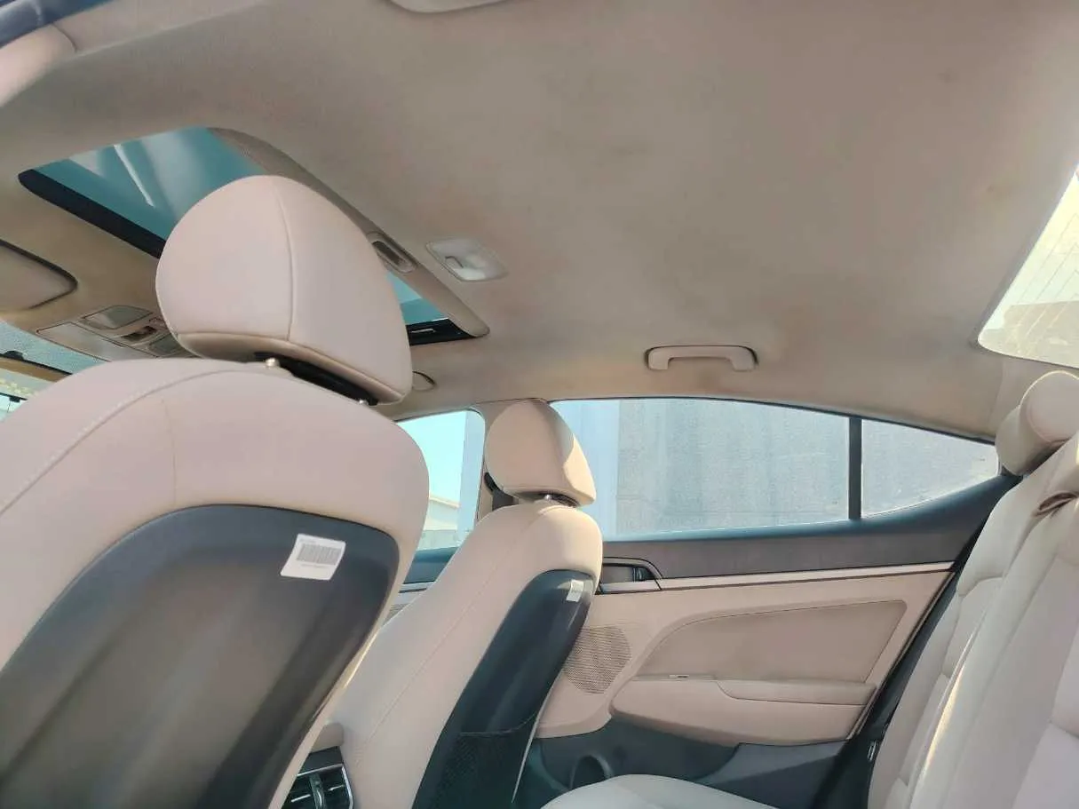 Car image 20