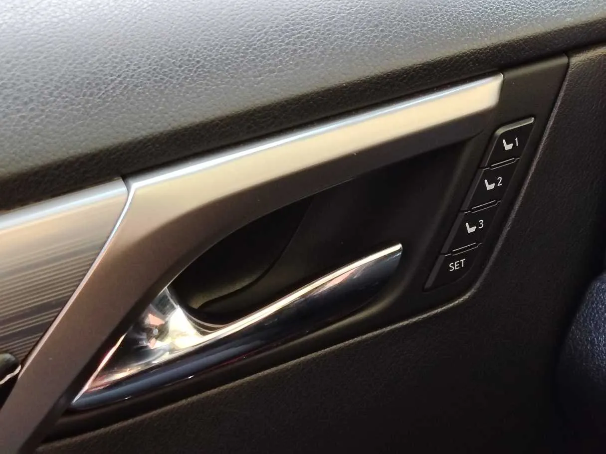 Car image 29