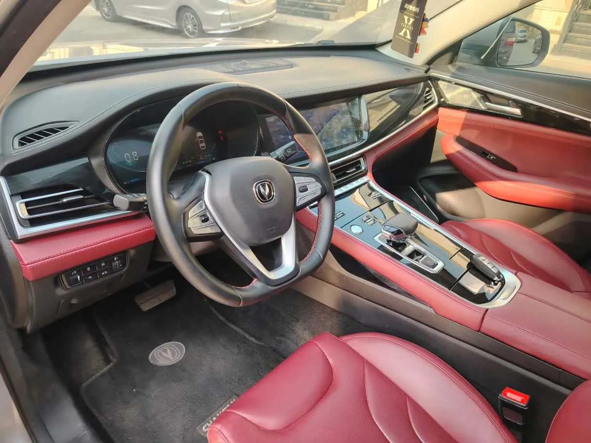 Car image 13