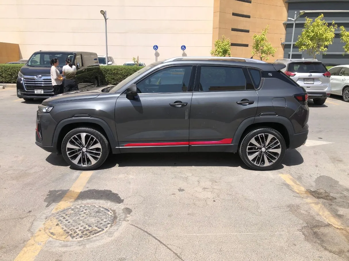 Car image 8