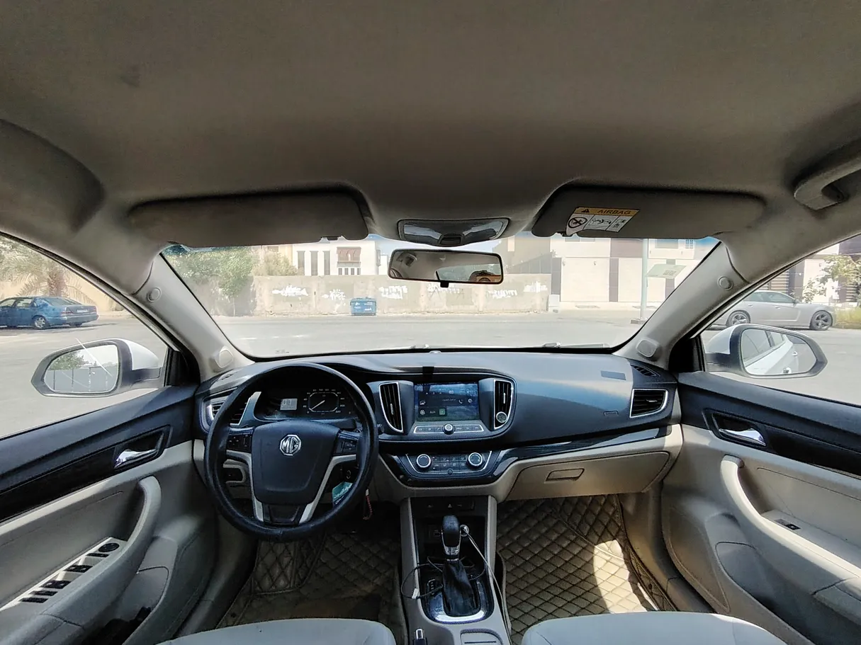 Car image 17