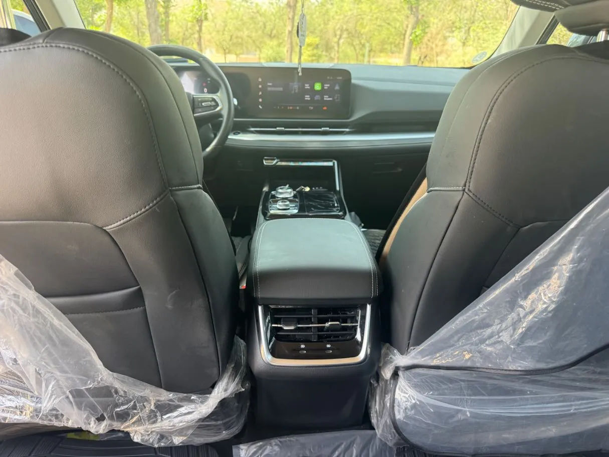 Car image 20