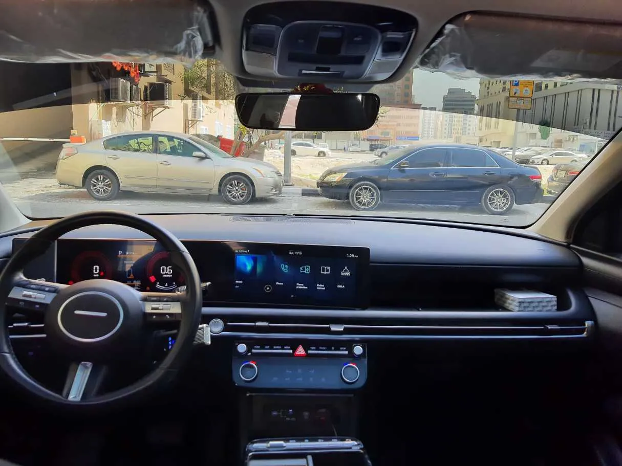 Car image 15