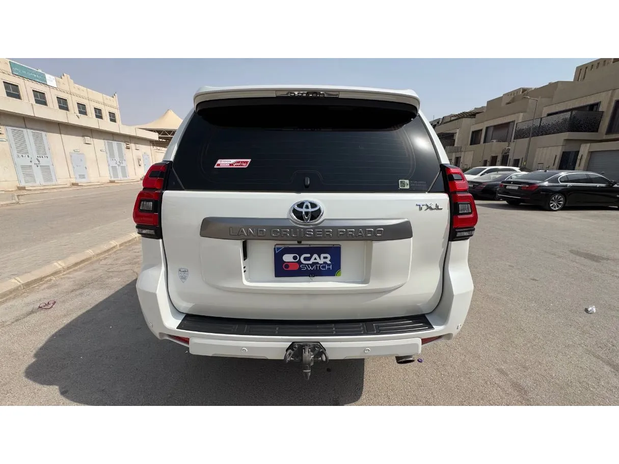 Car image 6