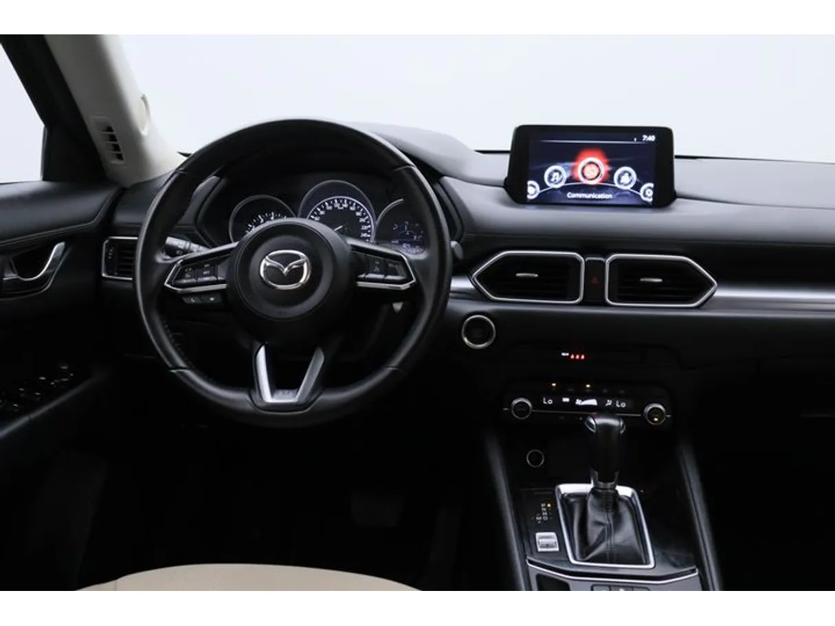 Car image 15