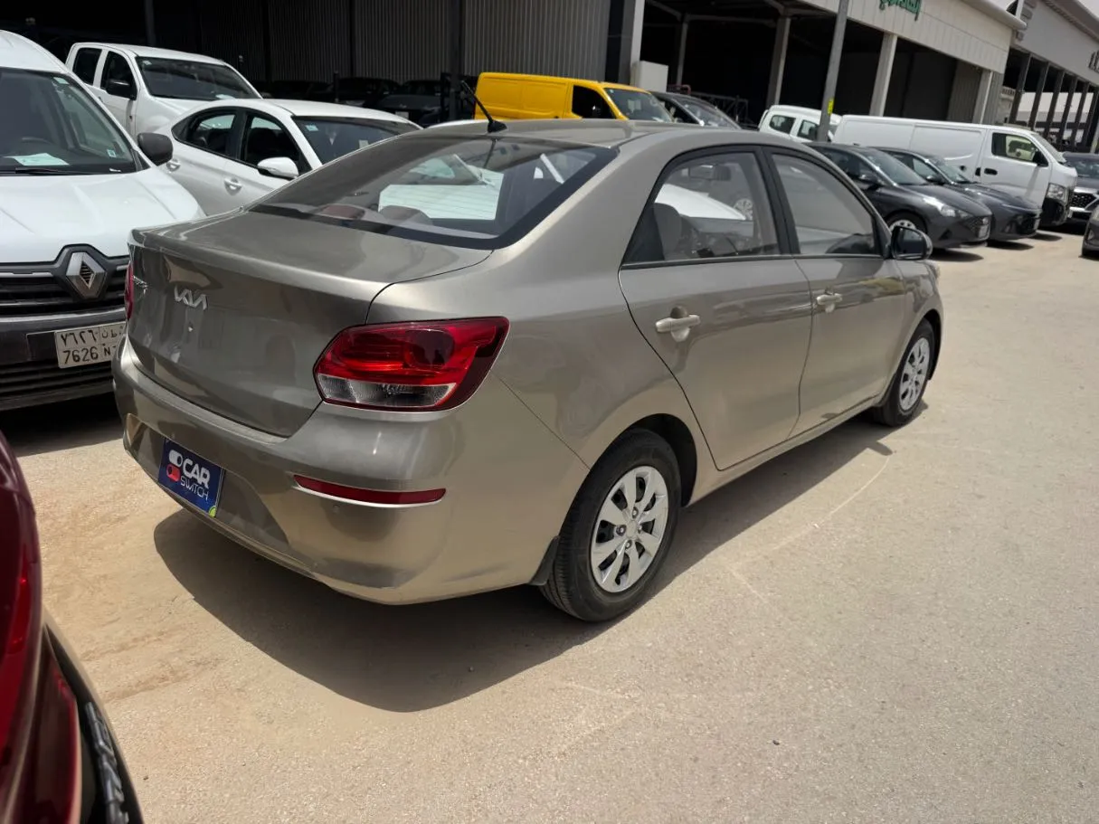 Car image 5