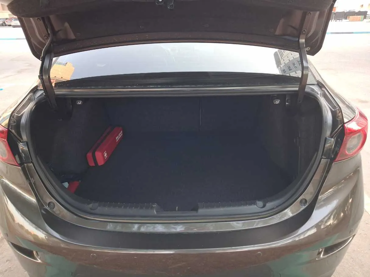 Car image 20