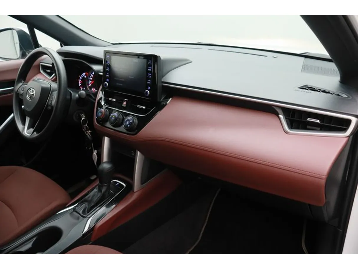 Car image 10