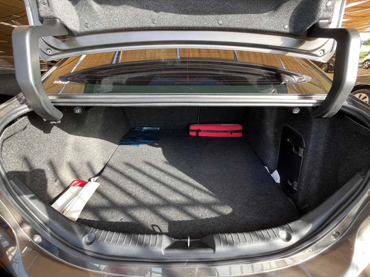 Car image 23
