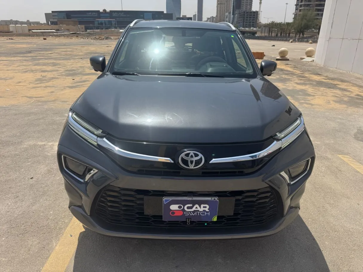 Car image 2
