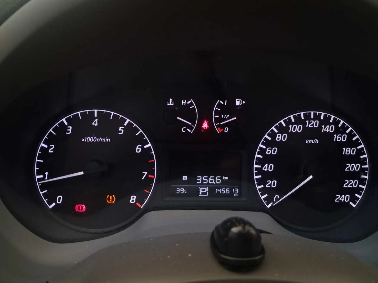 Car image 17