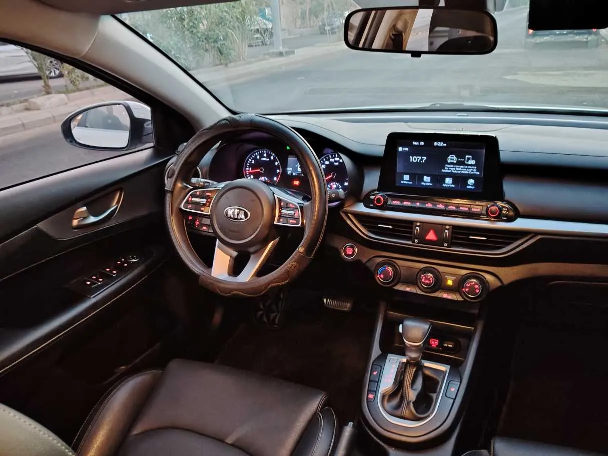 Car image 23
