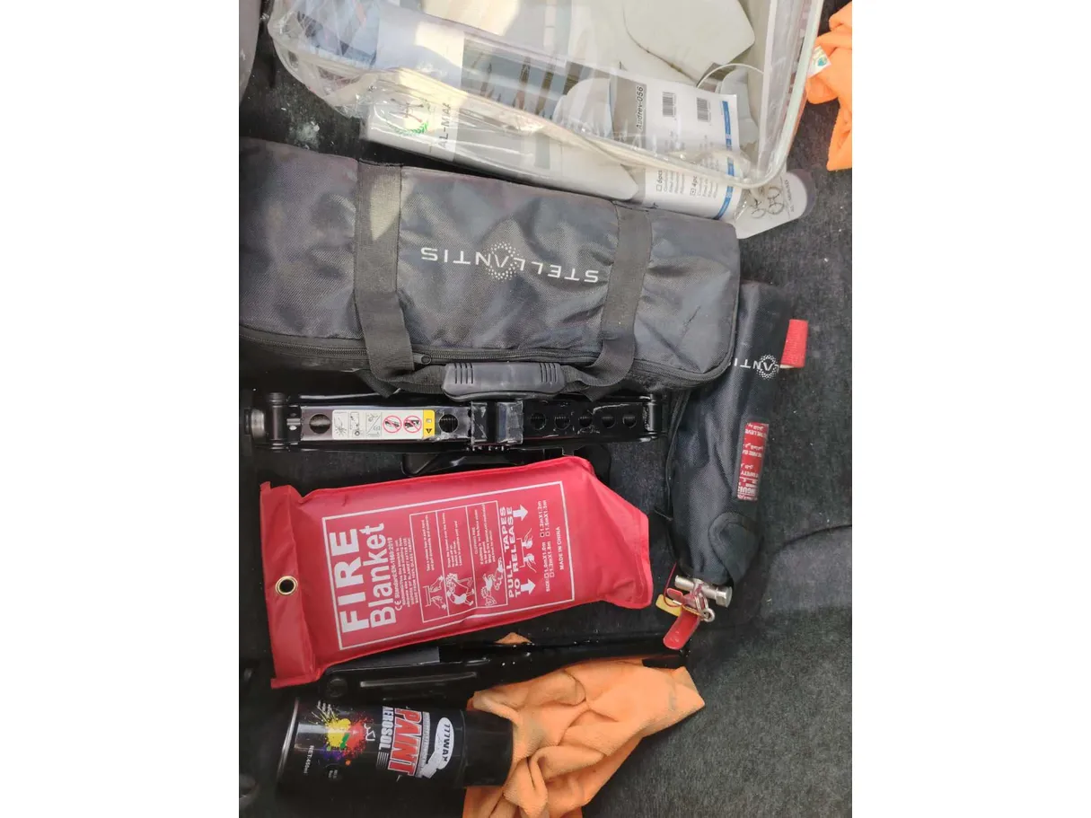 Car image 41