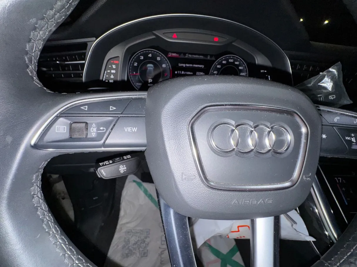 Car image 20
