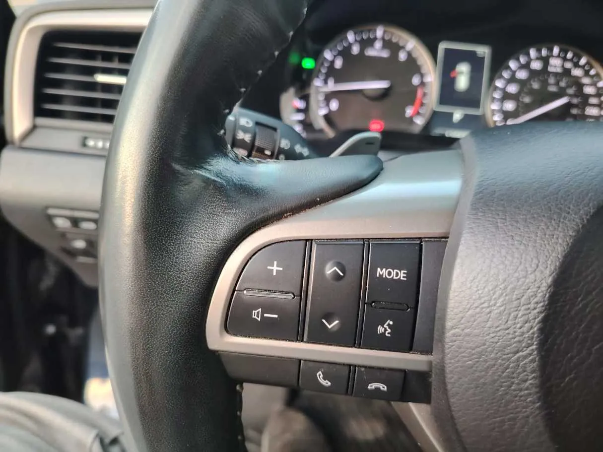Car image 37